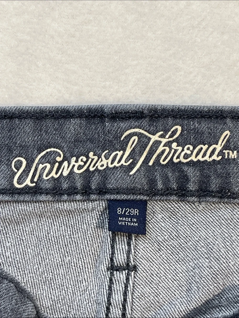 Universal Thread VINTAGE STRAIGHT WOMENS SIZE 8/29R Washed Black Denim Jeans